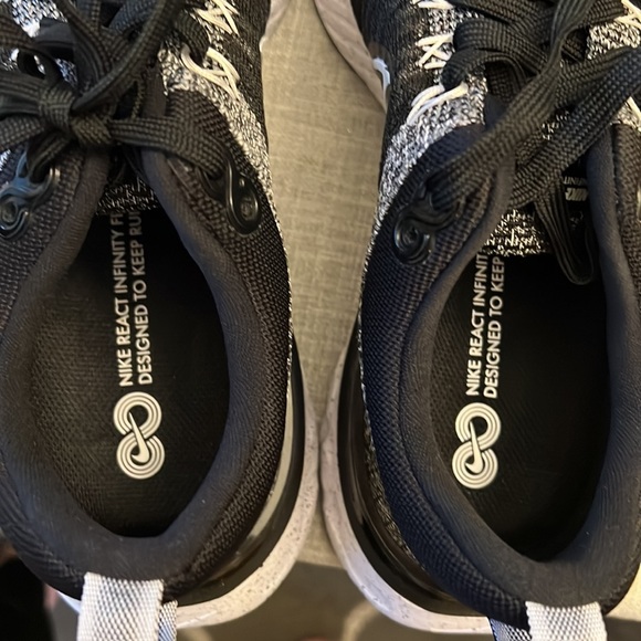 Nike React Infinity Run Flyknit - Picture 11 of 16